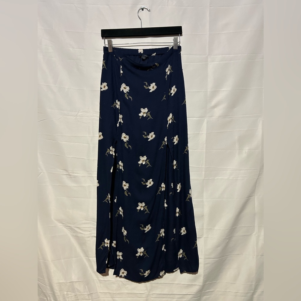 American eagle outfitters skirt W slits navy blue floral slit maxi skirt Smalls